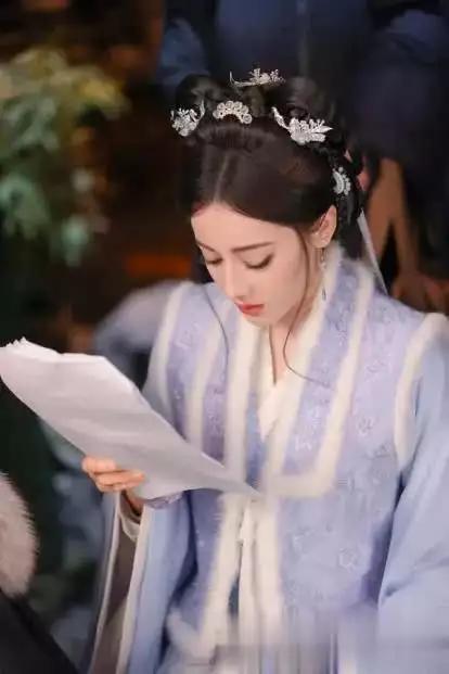 白日提灯_白日提灯 迪丽热巴 古装奇幻